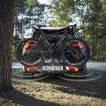 Thule Epos ParkSecure Fahrradträger, Anhängerkupplung, 3 Fahrräder, klappbar, Parksensoren, schwarz – Bild 6